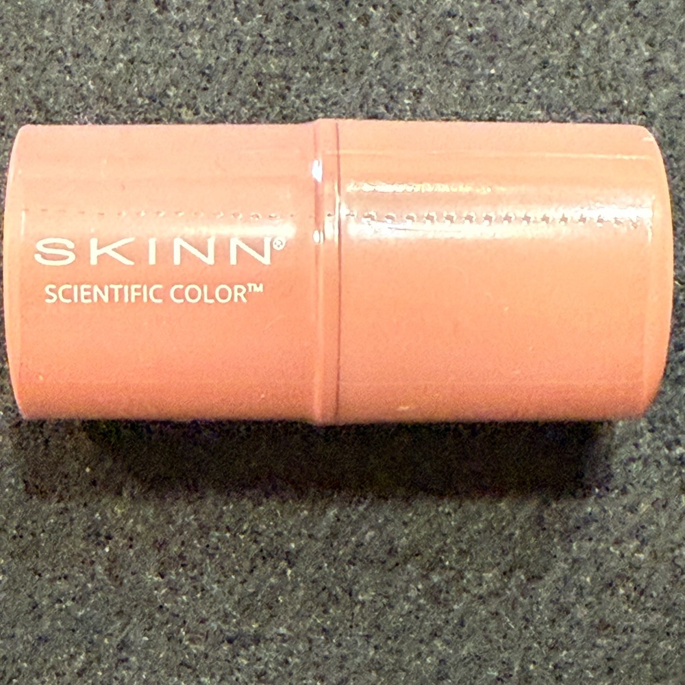 SKINN Bundle of 4 Lip Tint, Velvet Lip, Firming eyeshadow &Translucent stick - Picture 8 of 12